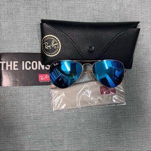 Ray-ban Aviators, small